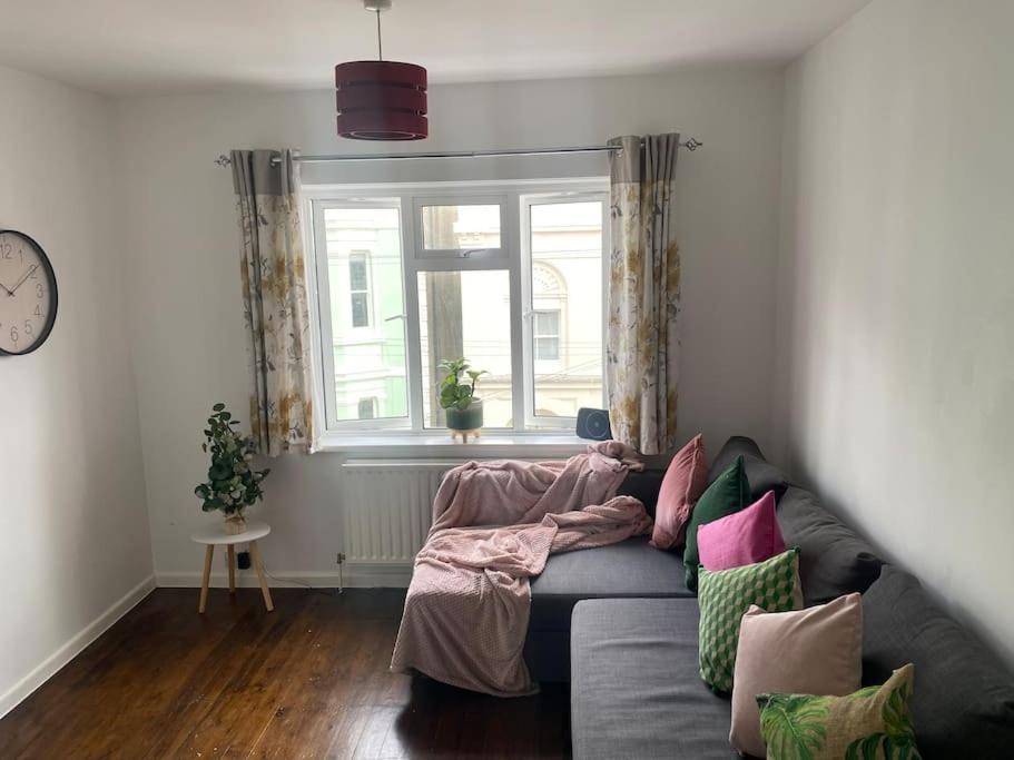 Brighton New Apartment Free Parking Sleeps 6 Екстериор снимка